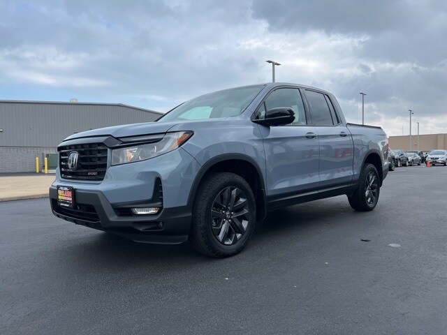 2023 Honda Ridgeline Sport photo 3