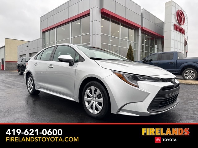 2024 Toyota Corolla LE's photo