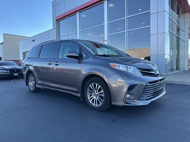 2020 Toyota Sienna XLE