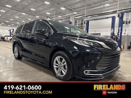 2024 Toyota Sienna Limited Van Passenger Van