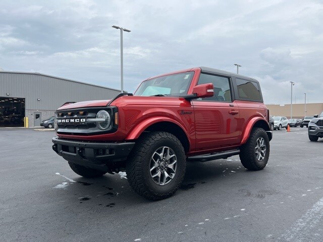 2022 Ford Bronco Outer Banks photo 2