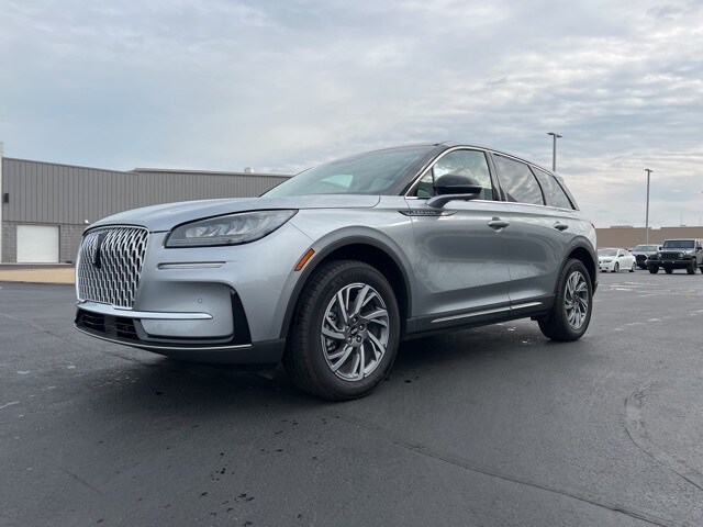 2023 Lincoln Corsair Standard photo 3