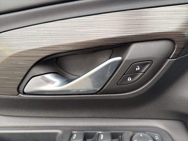 2023 GMC Terrain SLE - Photo 17
