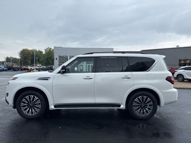 2024 Nissan Armada SL photo 4