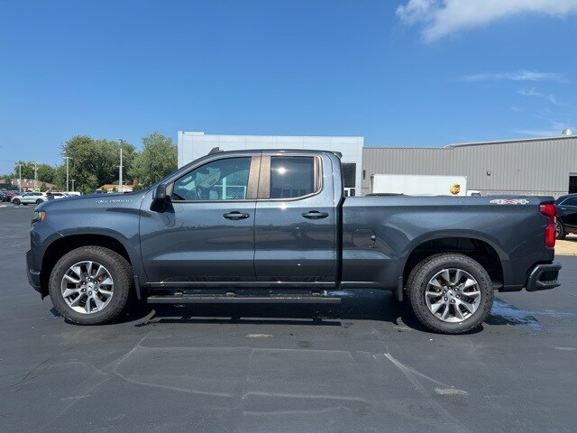 2020 Chevrolet Silverado 1500 RST photo 2