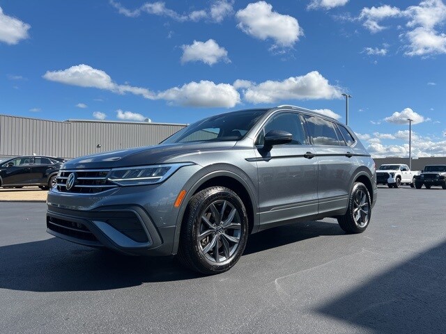 2022 Volkswagen Tiguan SE photo 2