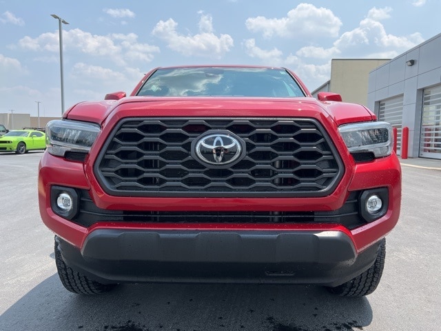 Used 2022 Toyota Tacoma TRD Off Road with VIN 3TMCZ5AN7NM484828 for sale in Sandusky, OH