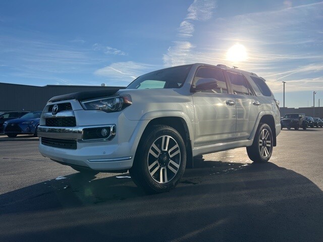 2018 Toyota 4Runner Limited photo 2