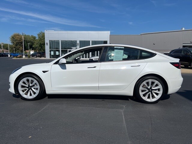 2021 Tesla Model 3 Standard Range Plus photo 4