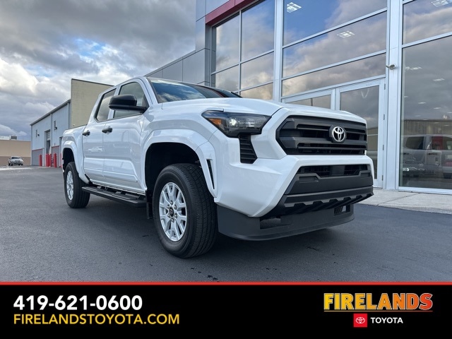 2024 Toyota Tacoma SR's photo