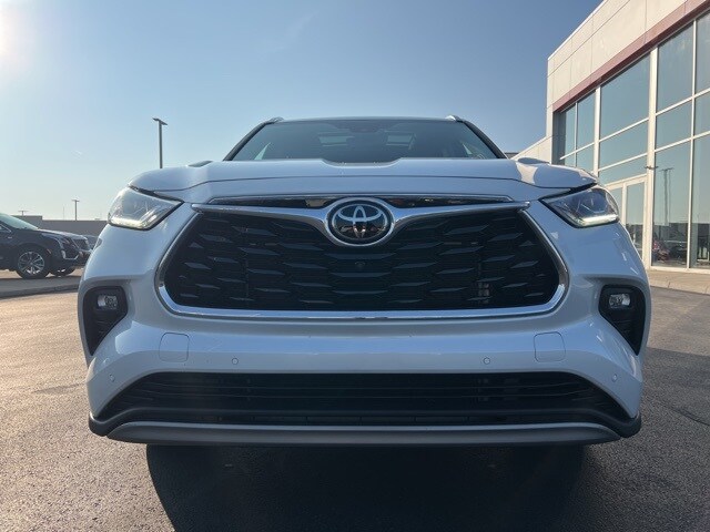2022 Toyota Highlander Platinum photo 2