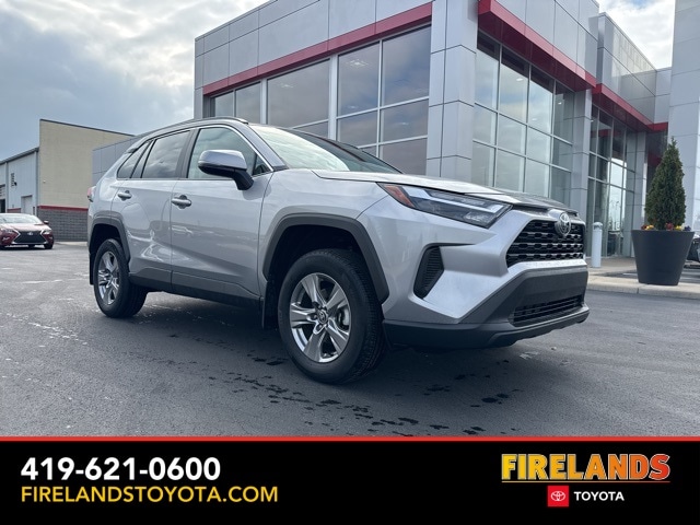 2024 Toyota RAV4 XLE's photo
