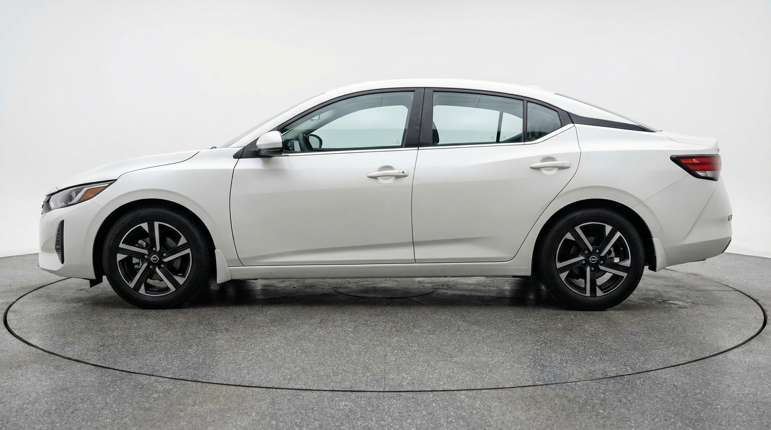 Thumbnail: 2025 Nissan Sentra - 5