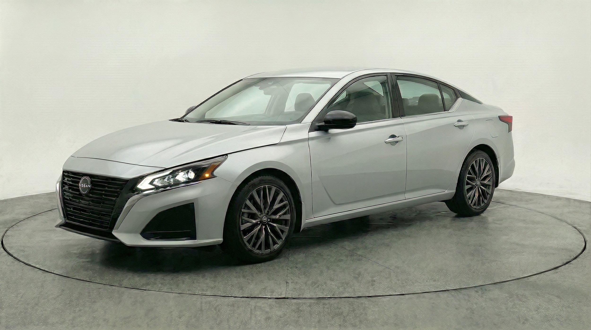 Thumbnail: 2025 Nissan Altima - 3