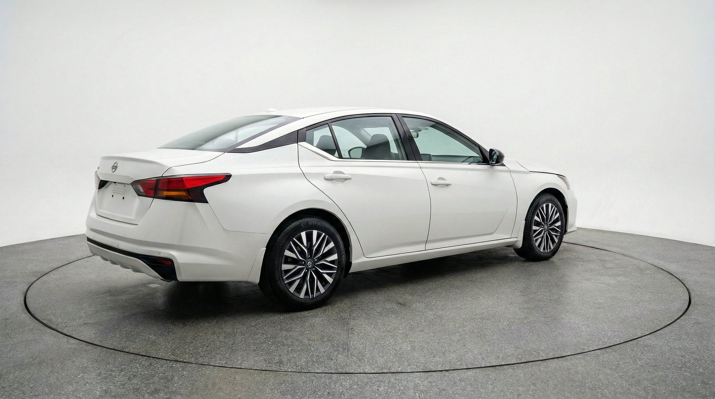 2025 Nissan Altima SV - Photo 8