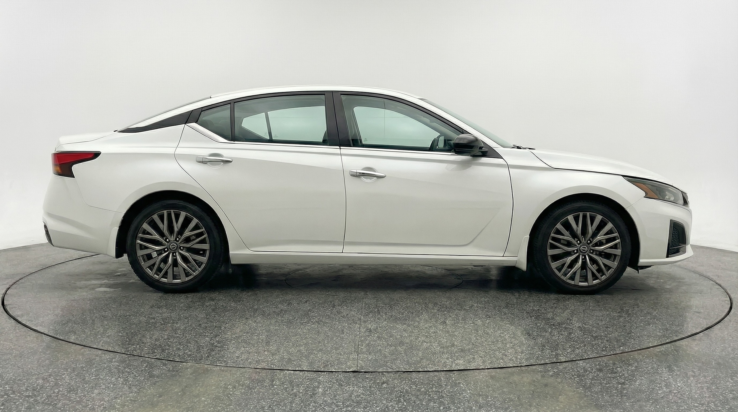 Thumbnail: 2025 Nissan Altima - 8