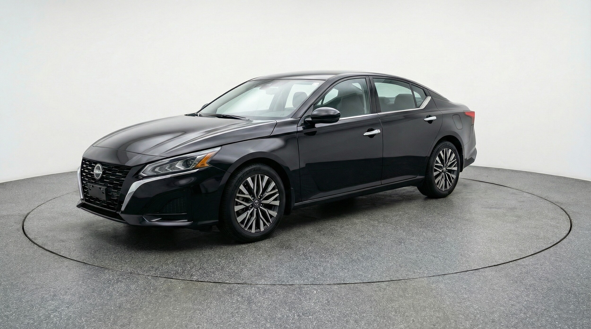 Thumbnail: 2025 Nissan Altima - 3