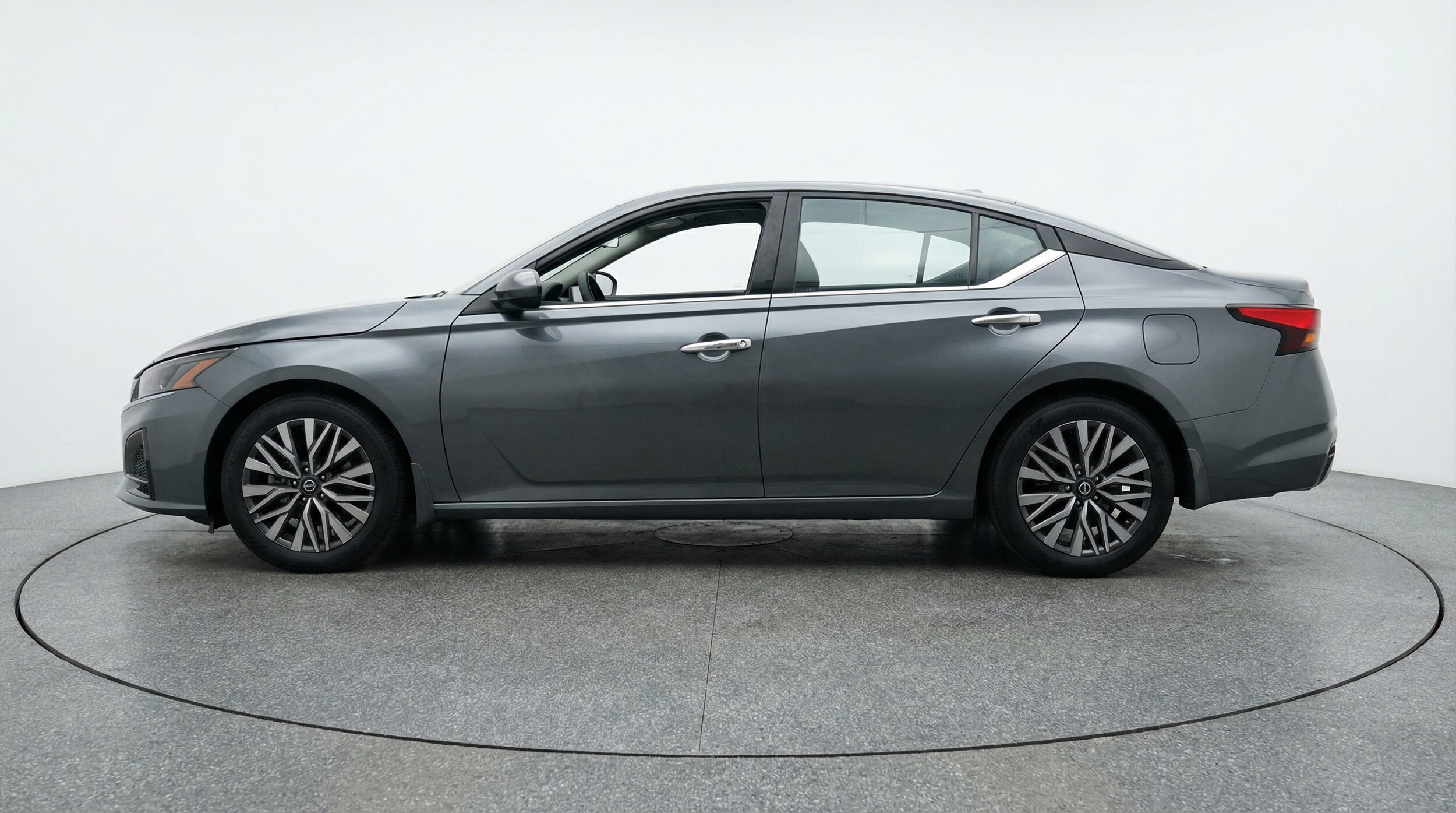 Thumbnail: 2025 Nissan Altima - 4