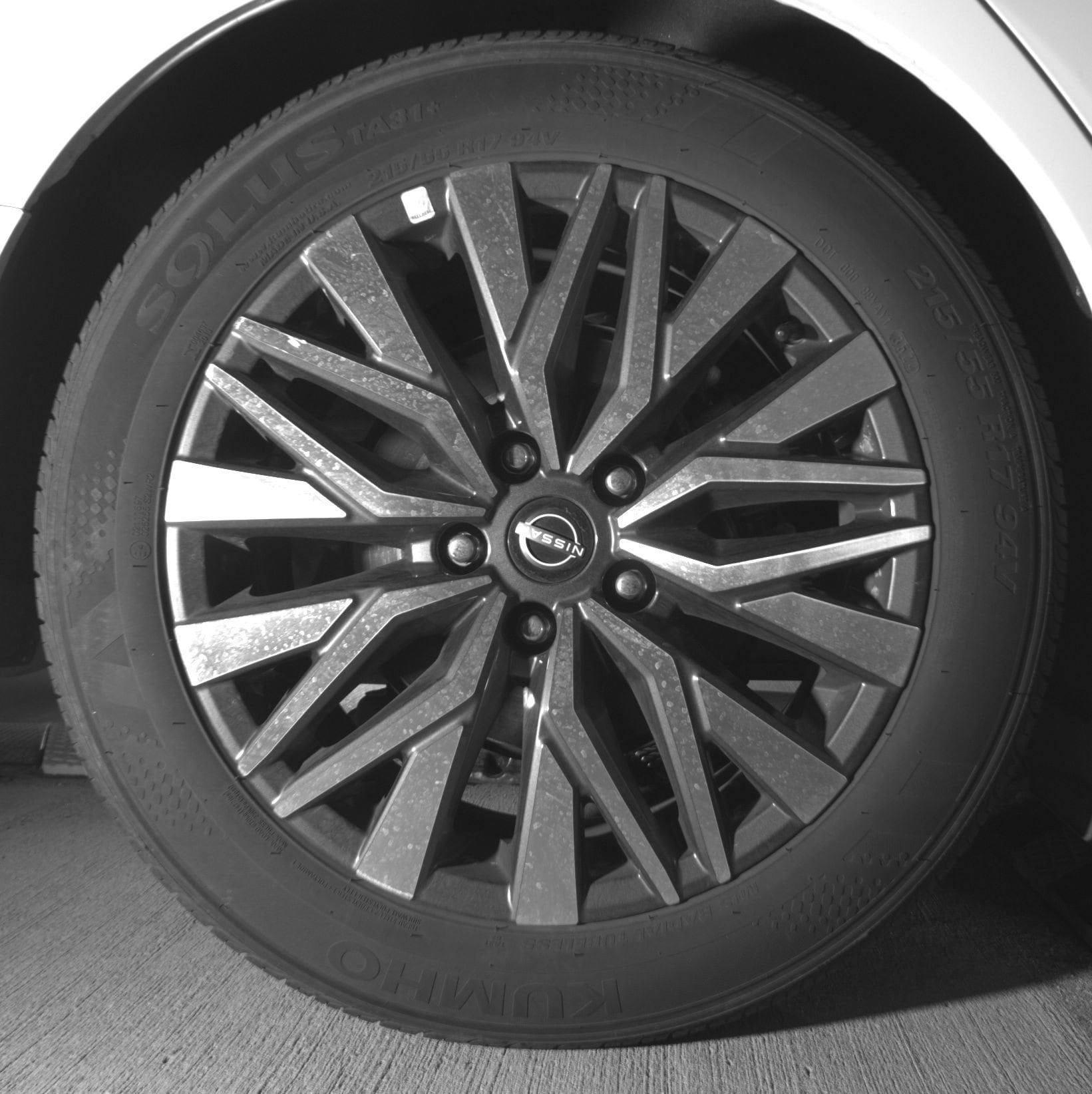 2025 Nissan Altima SV - Photo 13