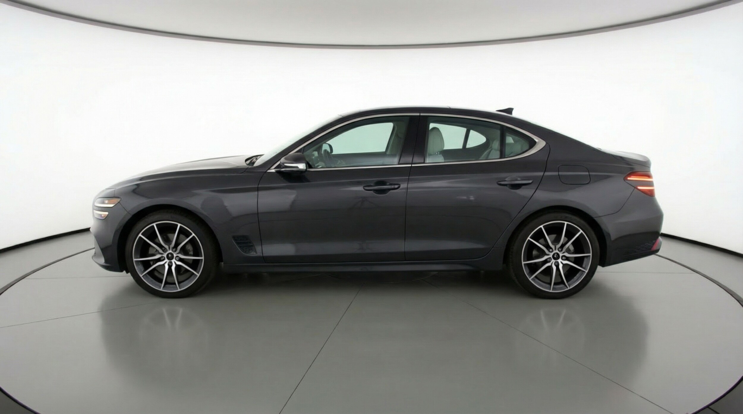 Thumbnail: 2025 Genesis G70 - 4