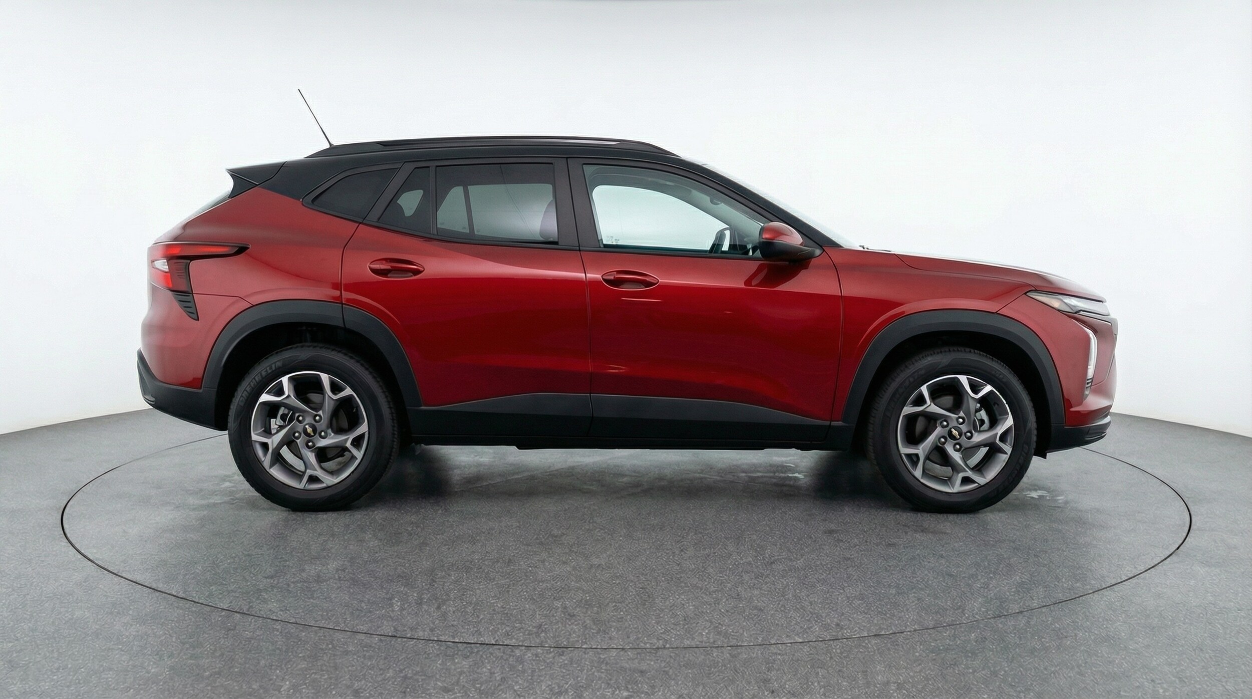 Thumbnail: 2025 Chevrolet Trax - 8