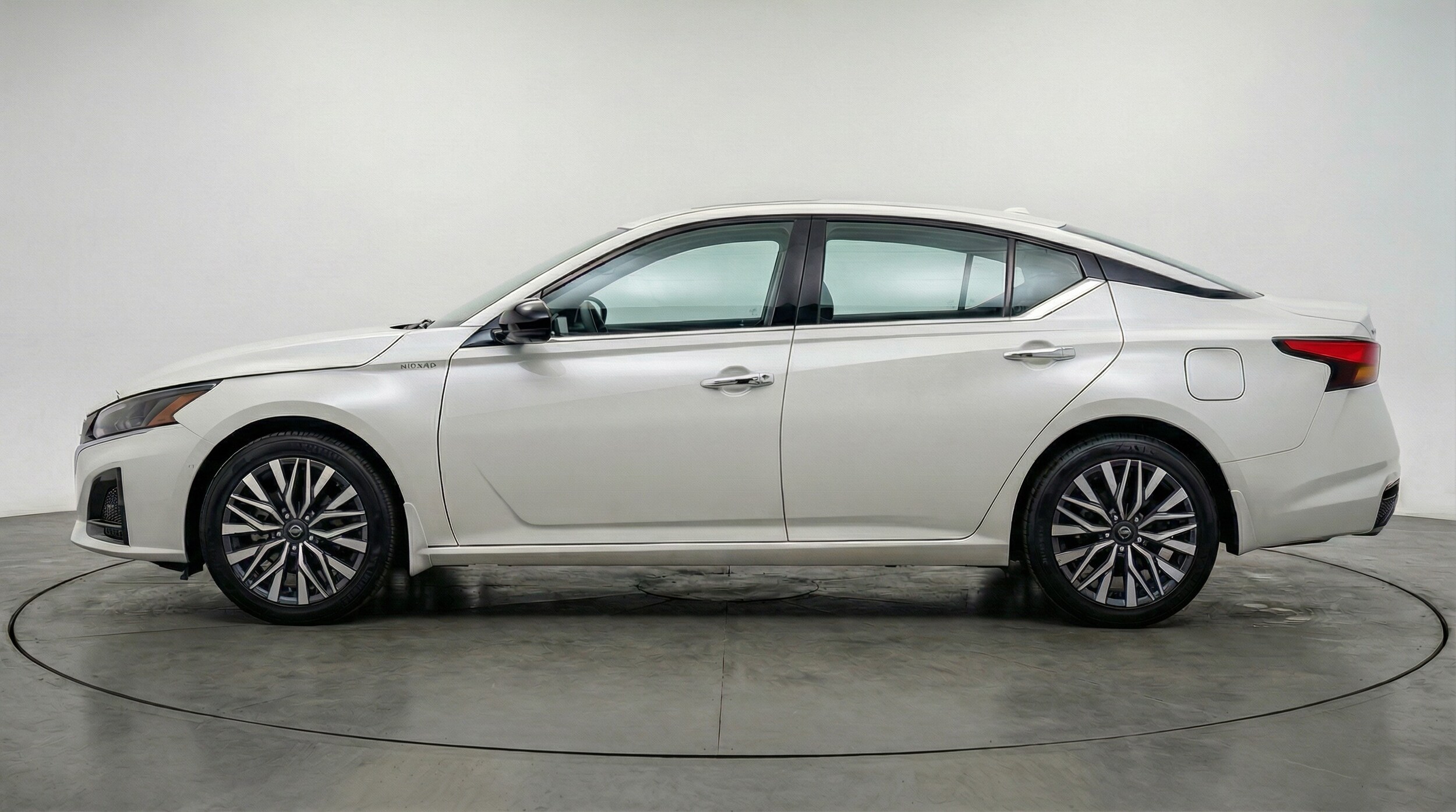 Thumbnail: 2025 Nissan Altima - 4