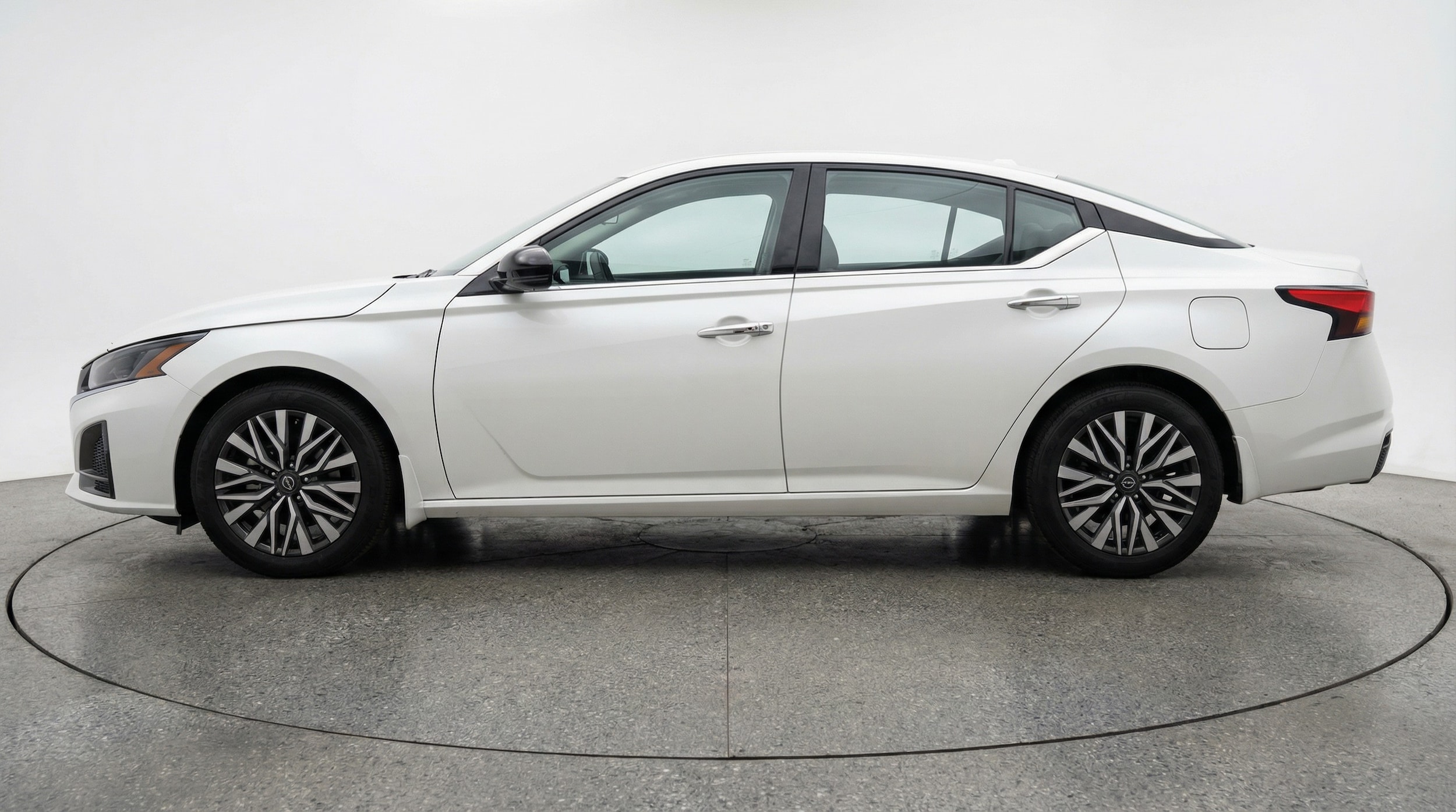 Thumbnail: 2025 Nissan Altima - 4