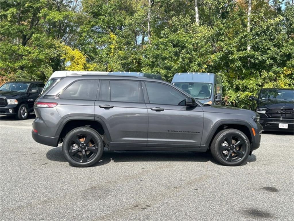 Used 2025 Jeep Grand Cherokee Limited SUV