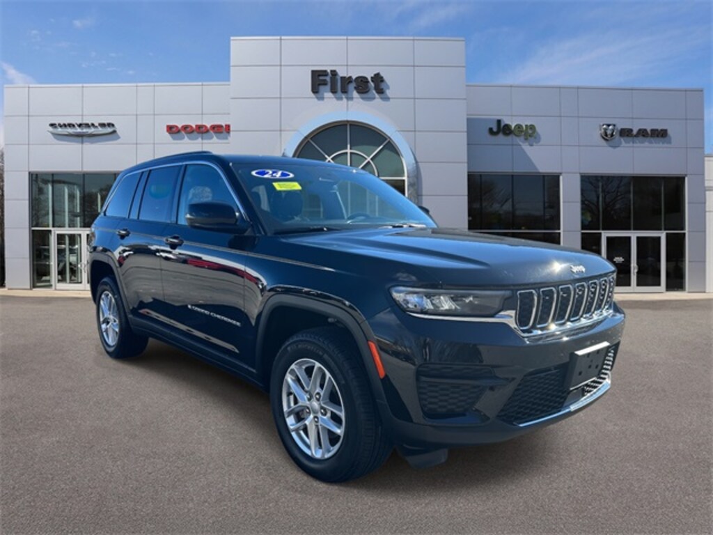 Used 2024 Jeep Grand Cherokee Laredo SUV