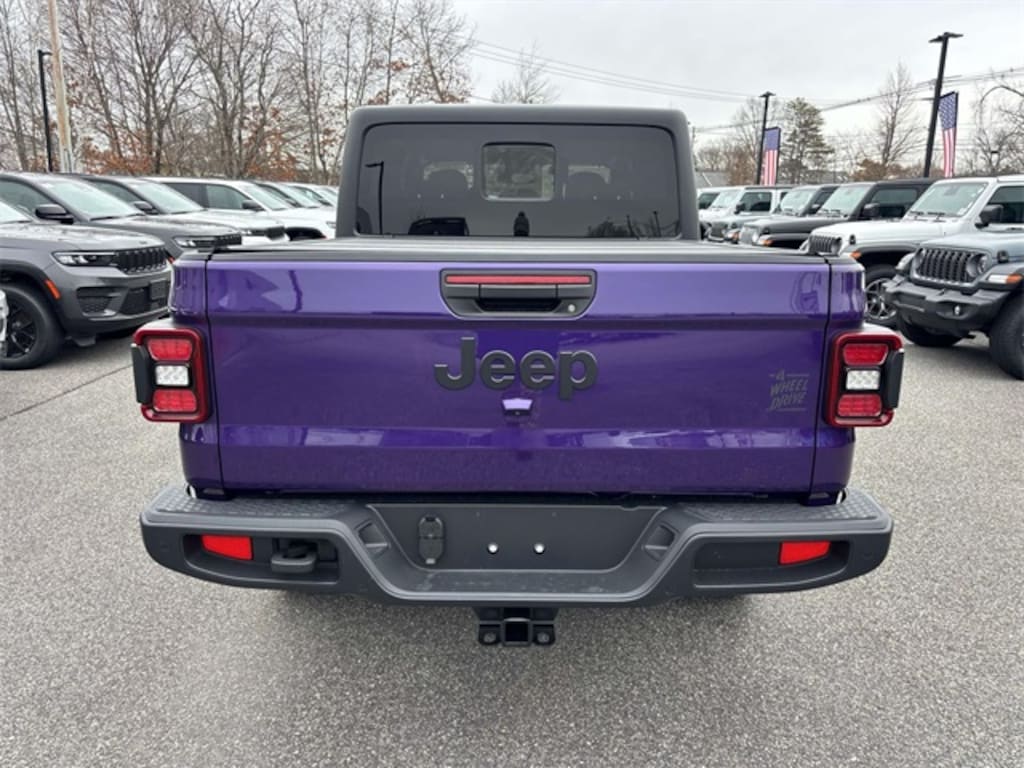 New 2026 Jeep Gladiator WILLYS 4X4 Pickup