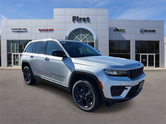 2025 Jeep Grand Cherokee Altitude's photo