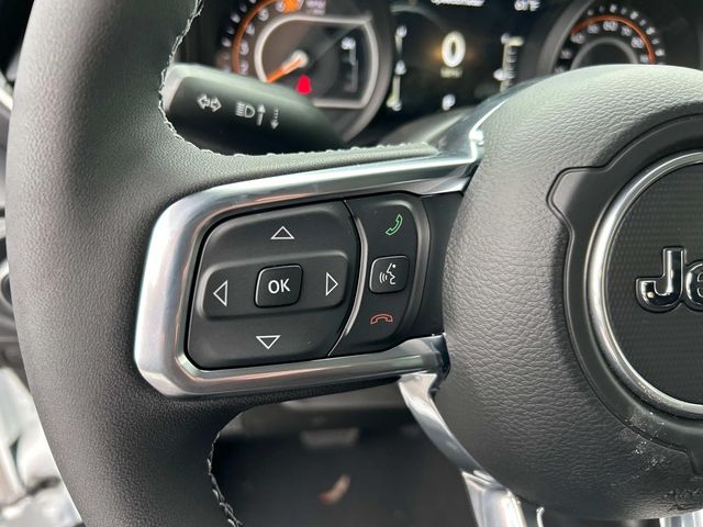 2025 Jeep Wrangler 4-Door Sahara - Photo 9