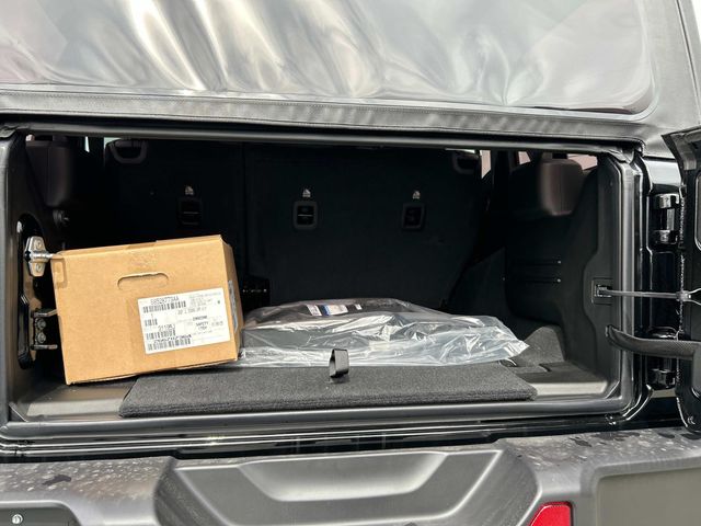 2025 Jeep Wrangler 4-Door Sahara - Photo 6