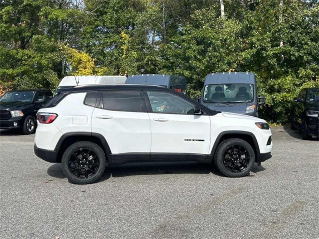Used 2023 Jeep Compass Altitude SUV