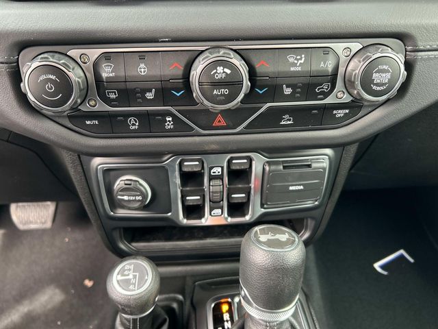 2025 Jeep Wrangler 4-Door Sahara - Photo 11