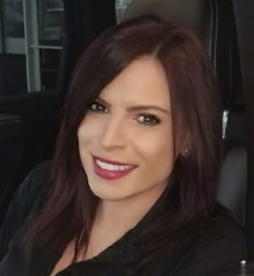 Staff member Lindsey Iacabbo from ID_17fcca049c45