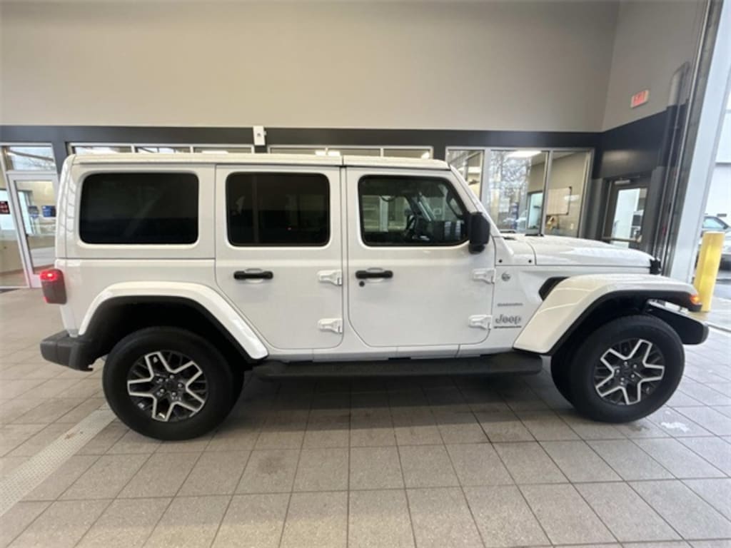 Used 2024 Jeep Wrangler Sahara SUV