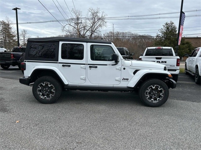 2025 Jeep Wrangler Sahara photo 2