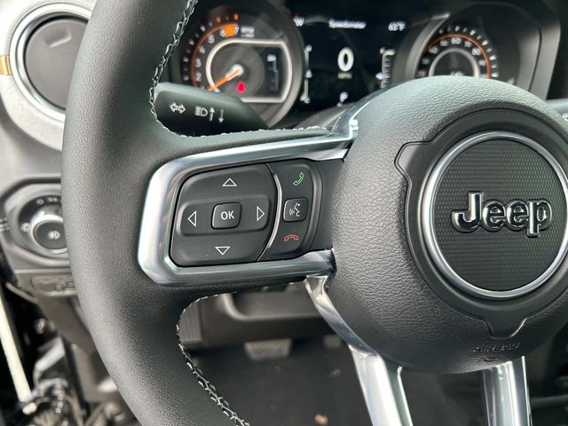 2025 Jeep Wrangler 4-Door Sahara - Photo 7