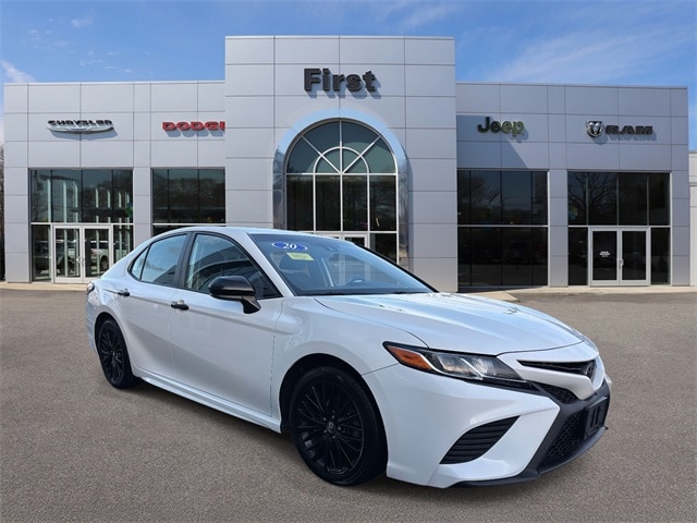 2020 Toyota Camry SE Nightshade