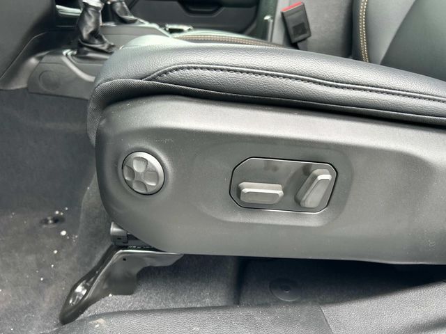 2025 Jeep Wrangler 4-Door Sahara - Photo 8
