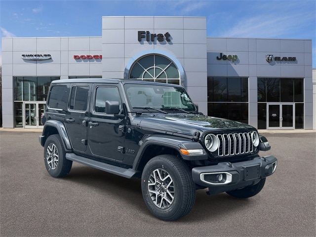 2025 Jeep Wrangler 4-Door Sahara's photo