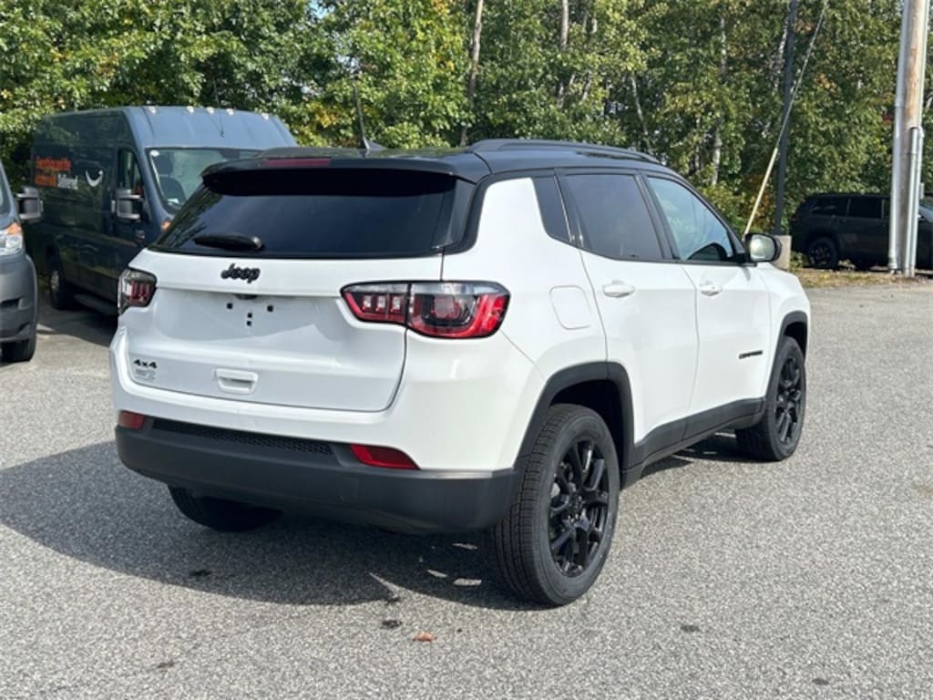 Used 2023 Jeep Compass Altitude SUV