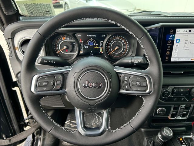 2025 Jeep Wrangler 4-Door Sahara - Photo 8