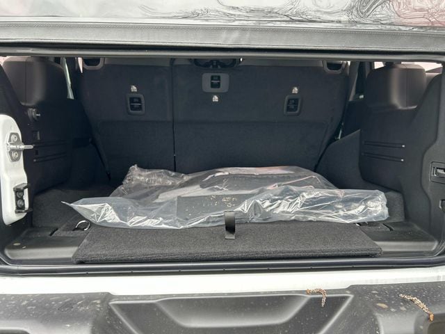 2025 Jeep Wrangler 4-Door Sahara - Photo 6