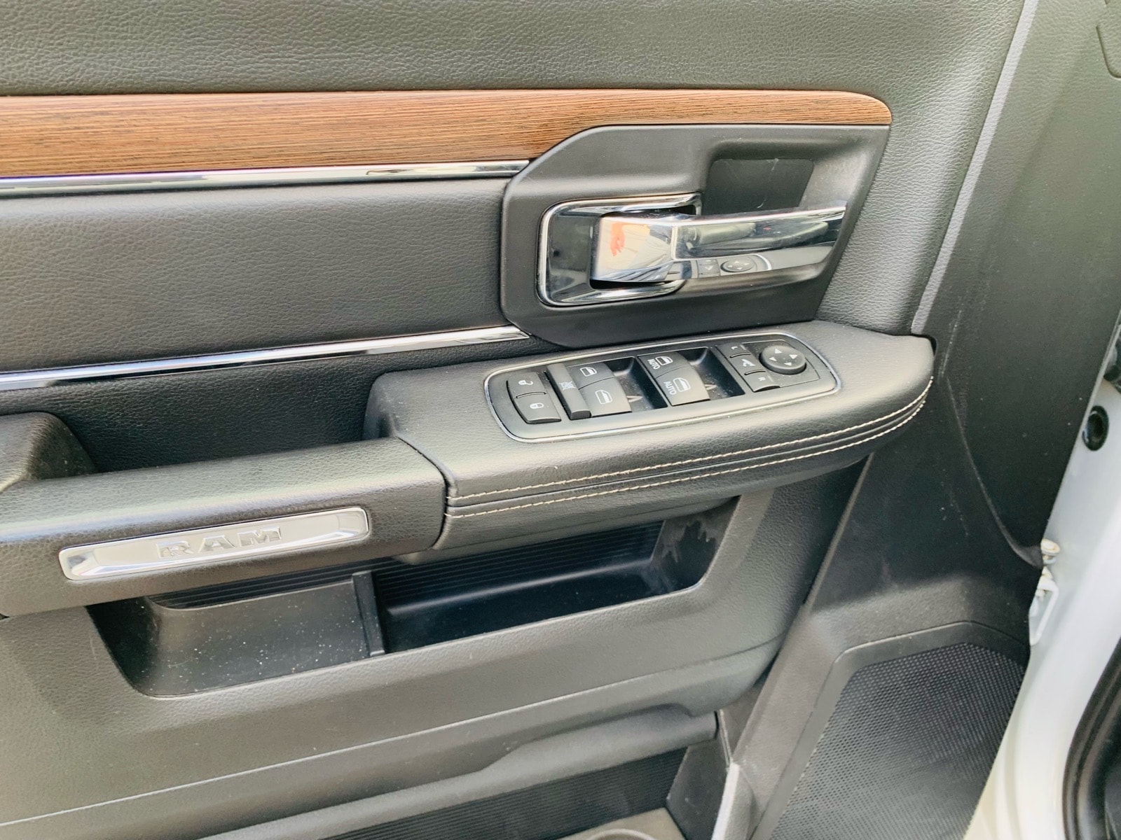 2016 RAM Ram 1500 Pickup Laramie - Photo 19