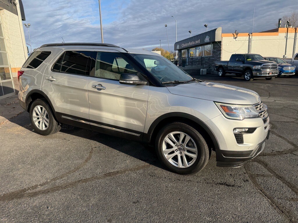 2018 Ford Explorer XLT photo 2