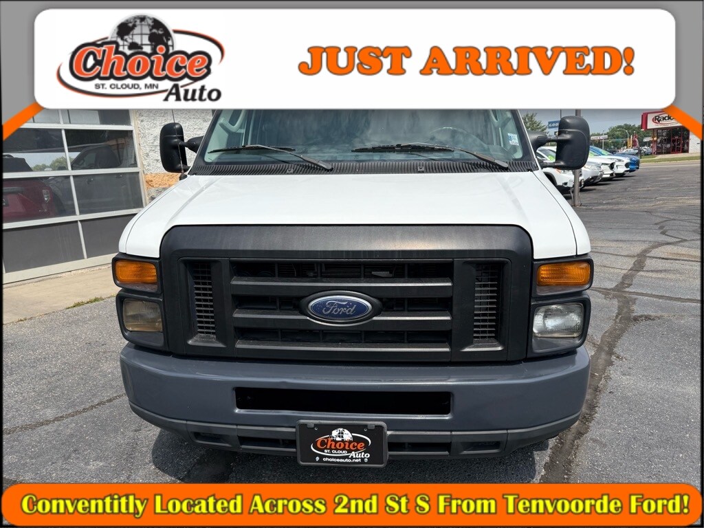 2010 Ford E-150 photo 2