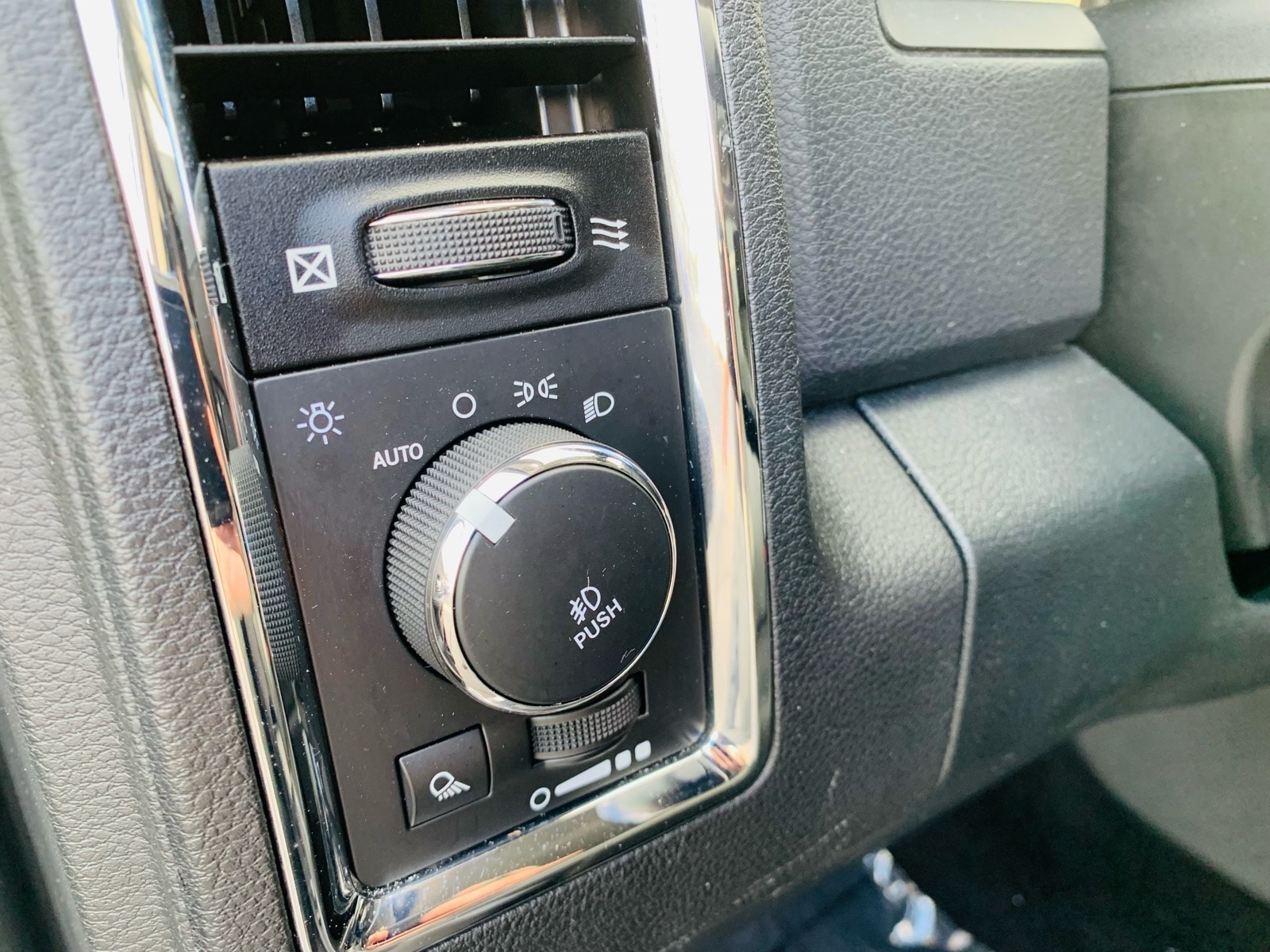 2016 RAM Ram 1500 Pickup Laramie - Photo 18