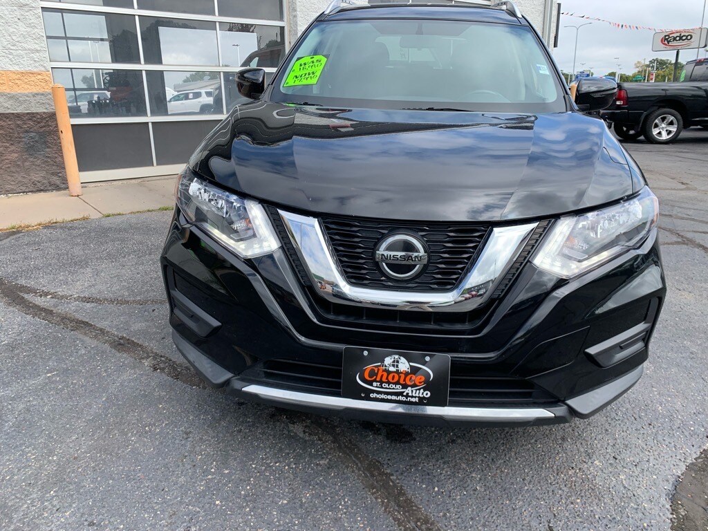 2018 Nissan Rogue SV photo 3